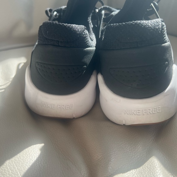 Nike Running Shoes - Picture 3 of 4